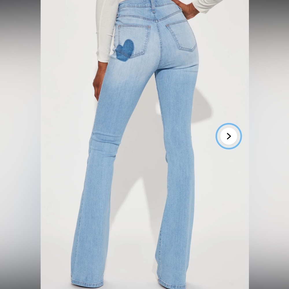 Fashion Nova Flare Jeans Size 3/26 Light Wash High Rise Flared Denim